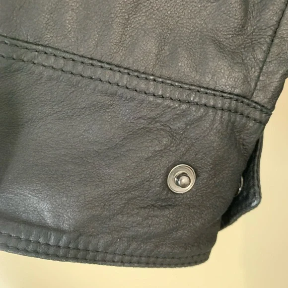 Belstaff ladies black leather jacket. Size 44 - Picture 10 of 16